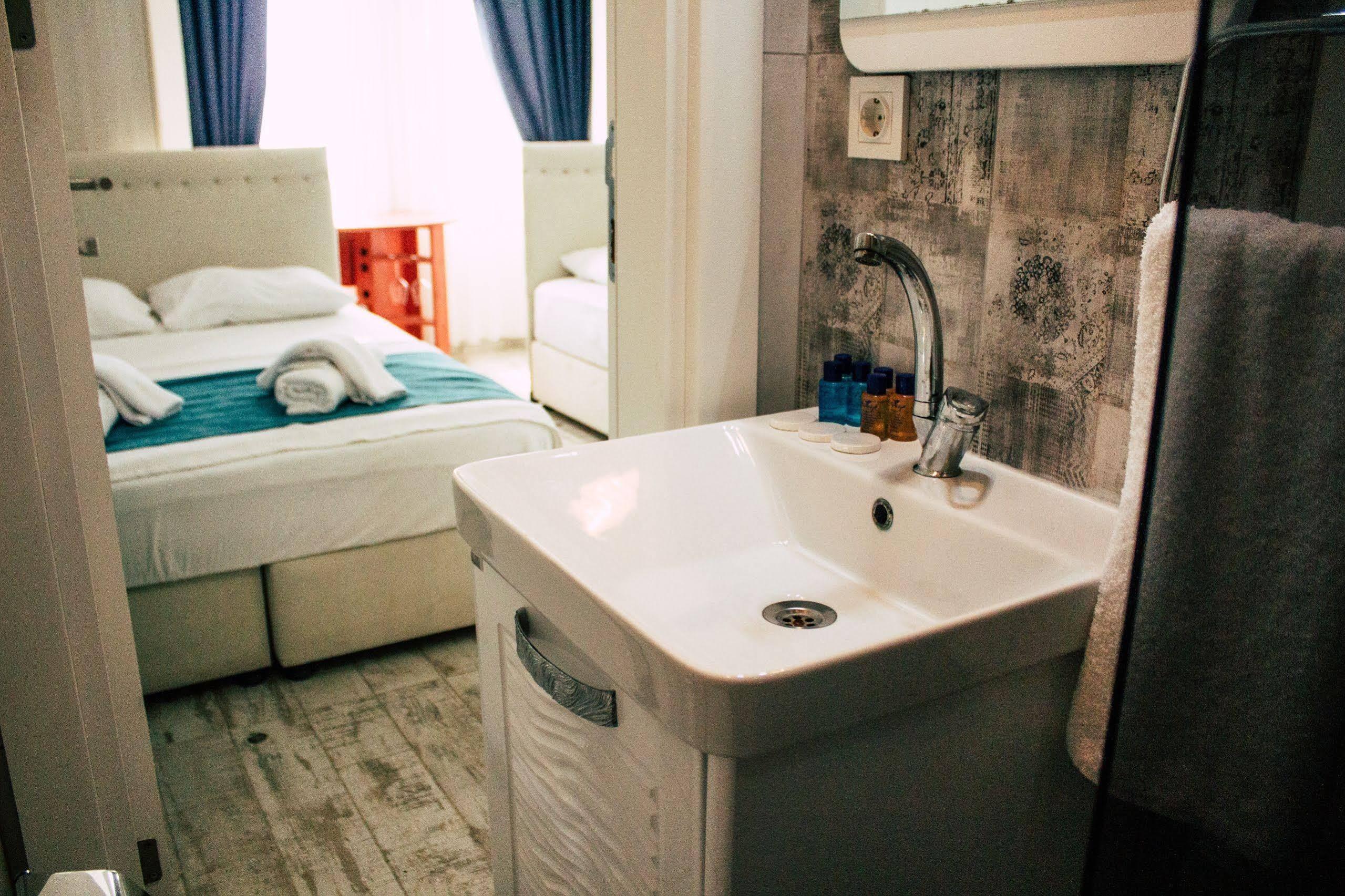 Tenes Otel Бозджаада Екстериор снимка