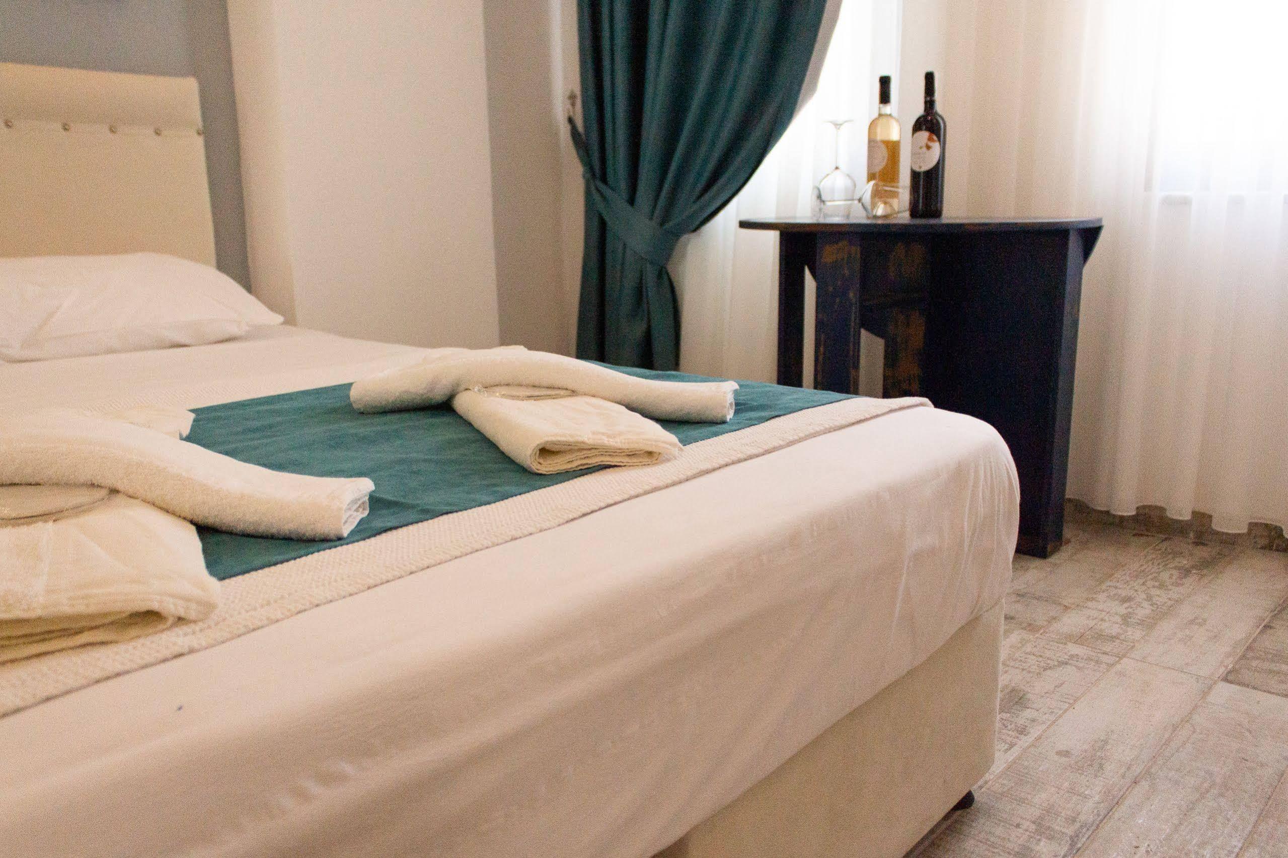 Tenes Otel Бозджаада Екстериор снимка