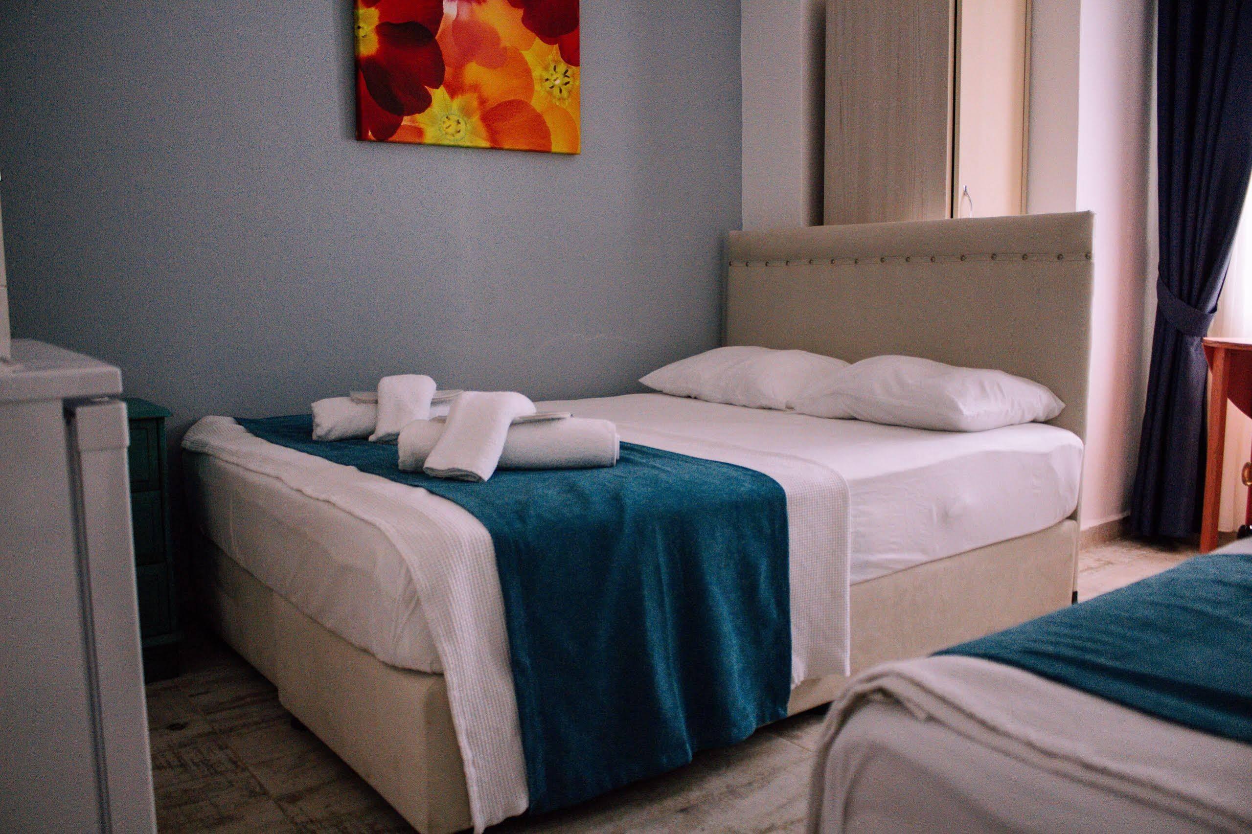 Tenes Otel Бозджаада Екстериор снимка