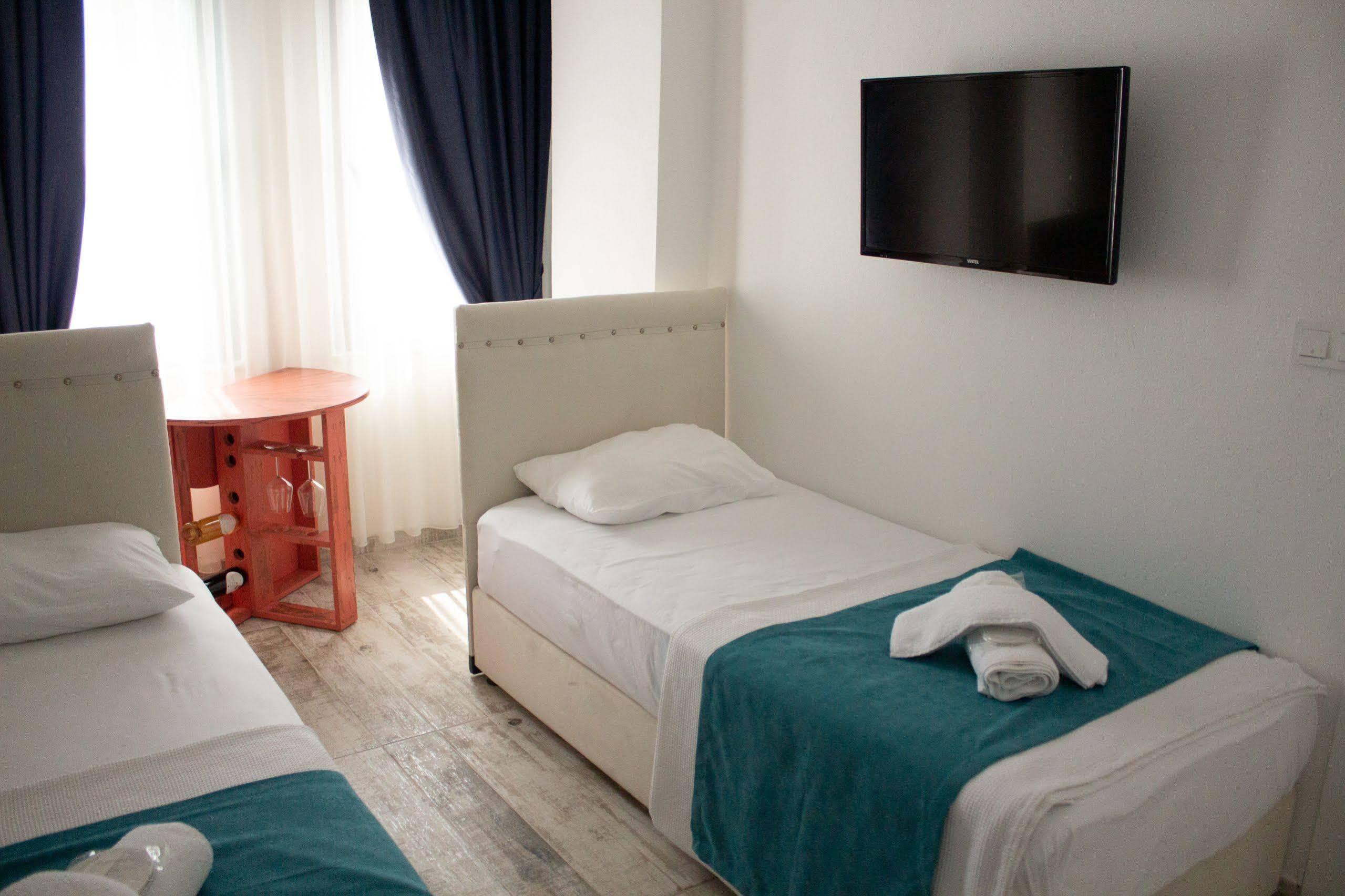 Tenes Otel Бозджаада Екстериор снимка